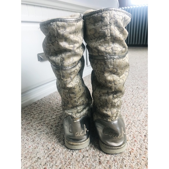 Women’s Silver Foldable Coach Winter Boots Sz 7 - Picture 3 of 8
